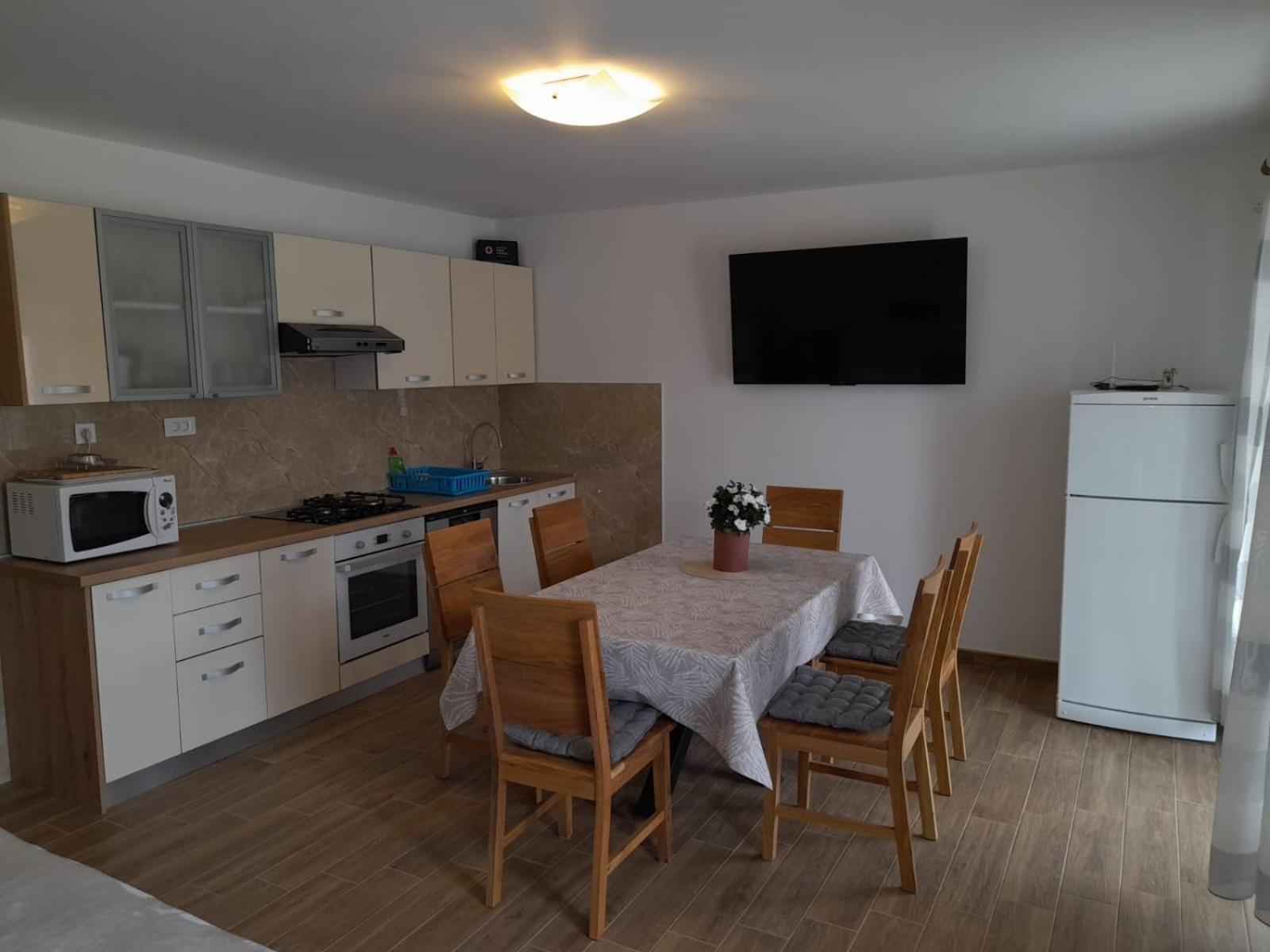 Apartments Boric โลปาร์ ห้อง รูปภาพ
