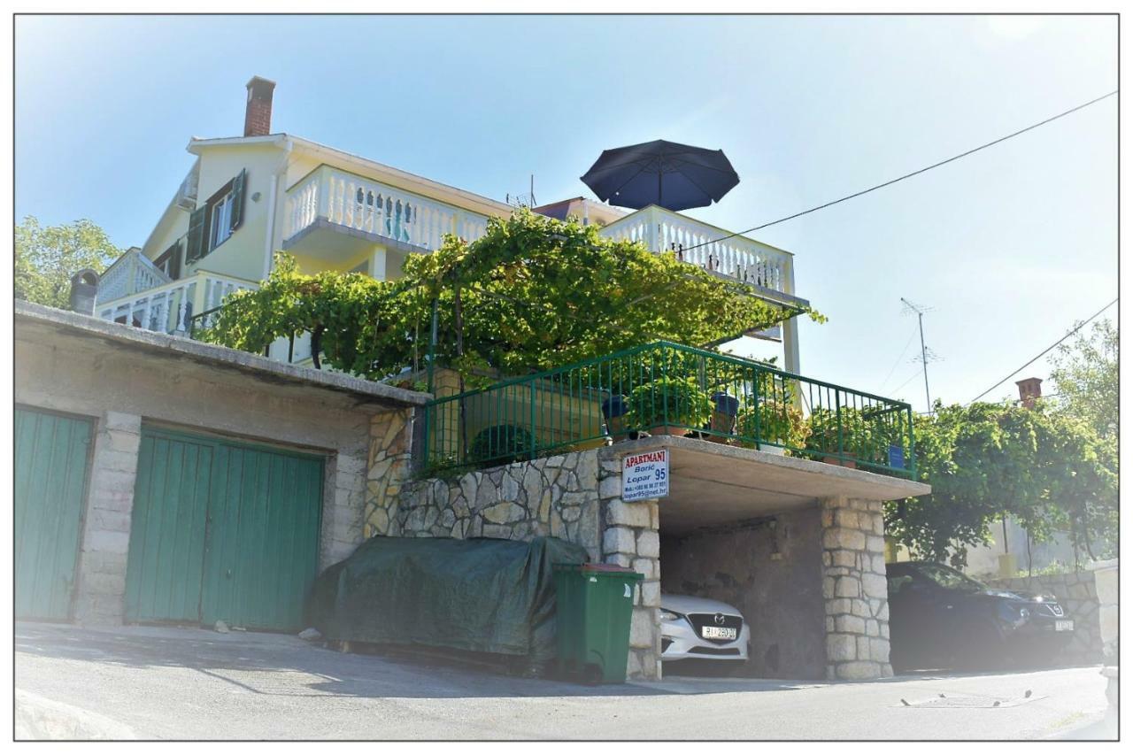 Apartments Boric โลปาร์ ภายนอก รูปภาพ